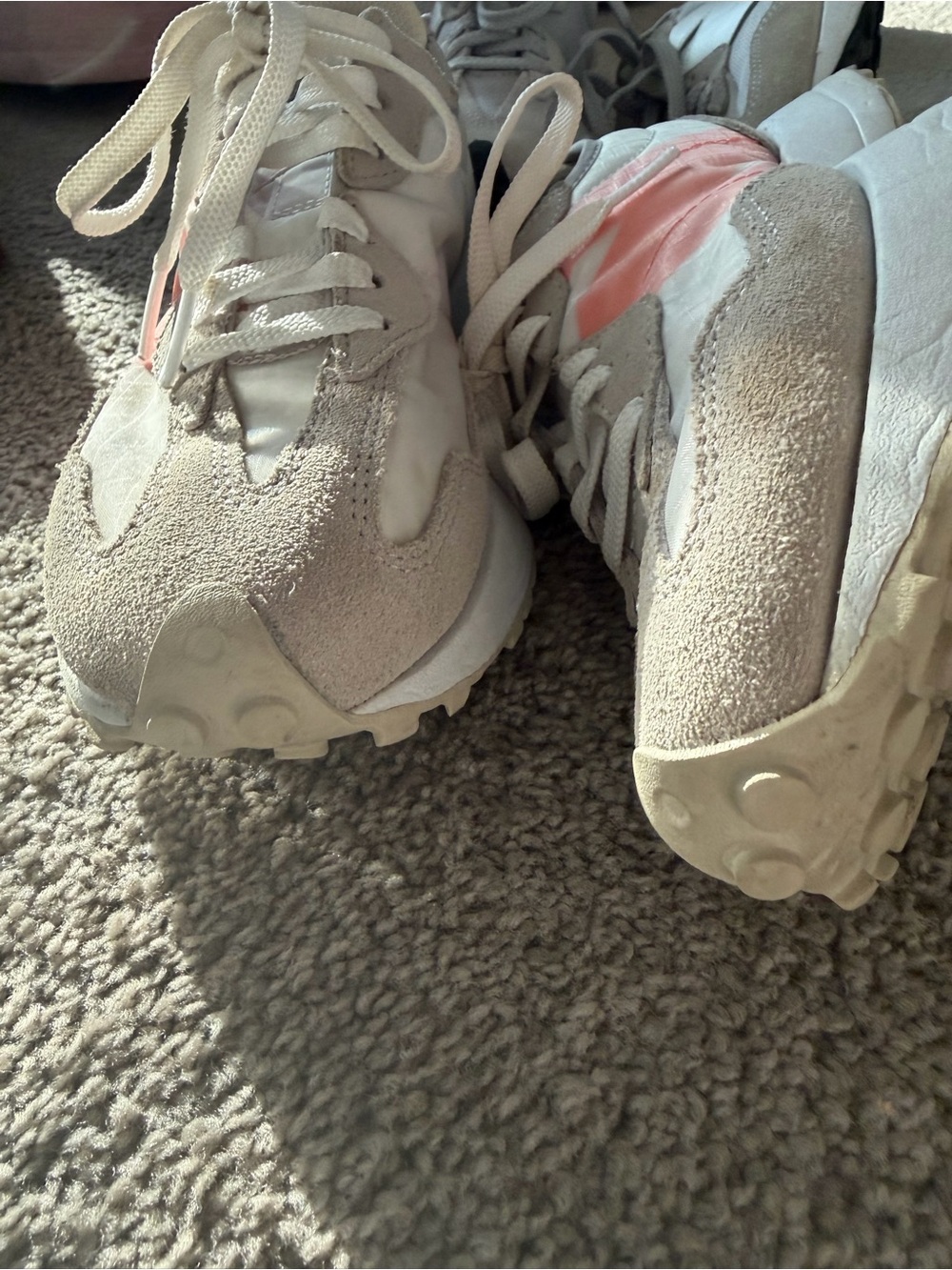 New Balance 327 sneakers lot of 2! Size 5.5 boys, 7 female w/extra laces gray wh - Picture 13 of 15